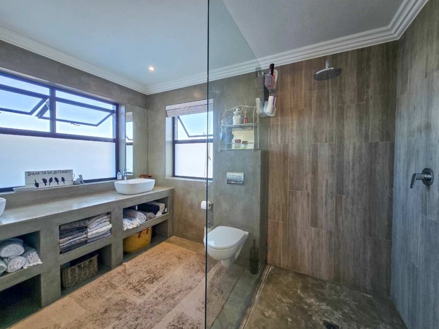 2 Bedroom Property for Sale in Stilbaai Oos Western Cape